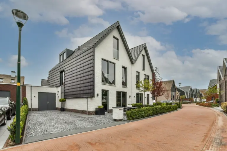 panoramic-view-of-modern-houses-2022-06-14-15-04-12-utc.webp